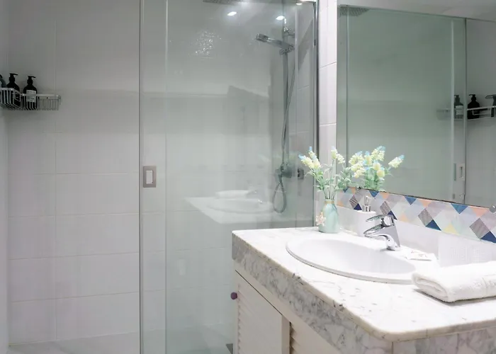 Penthouse Paradise Sea Views *