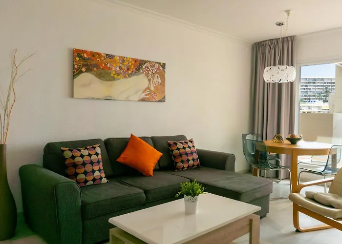 Penthouse Paradise Sea Views *